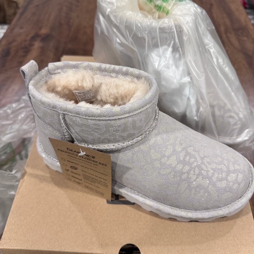 Brand new with tags Bear Paw ankle boots
